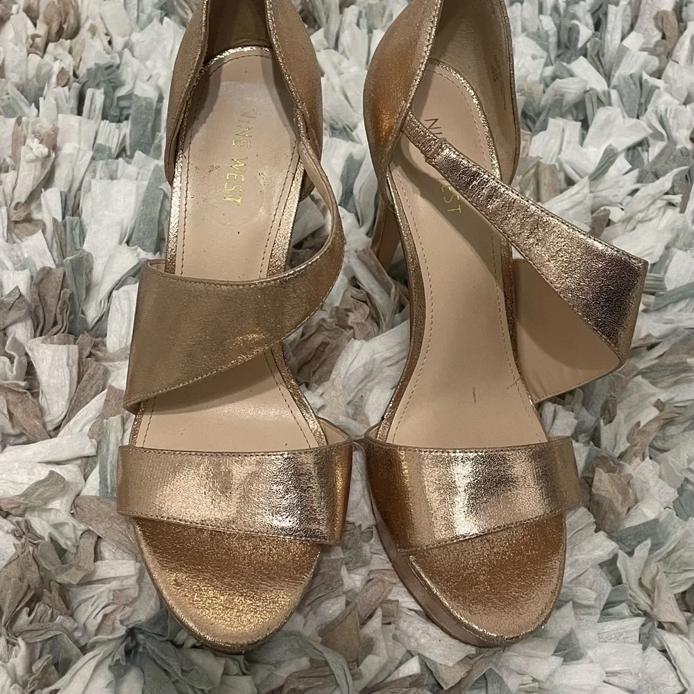 Shoes - Picture 1 of 4